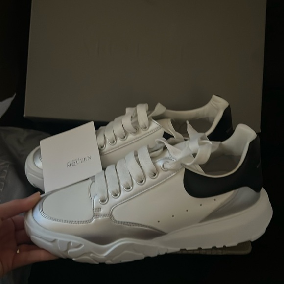 Alexander McQueen authenticated sneakers. - Picture 1 of 6